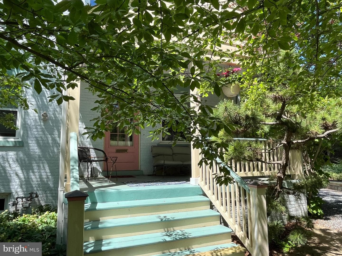 9 Pine Avenue photo 5
