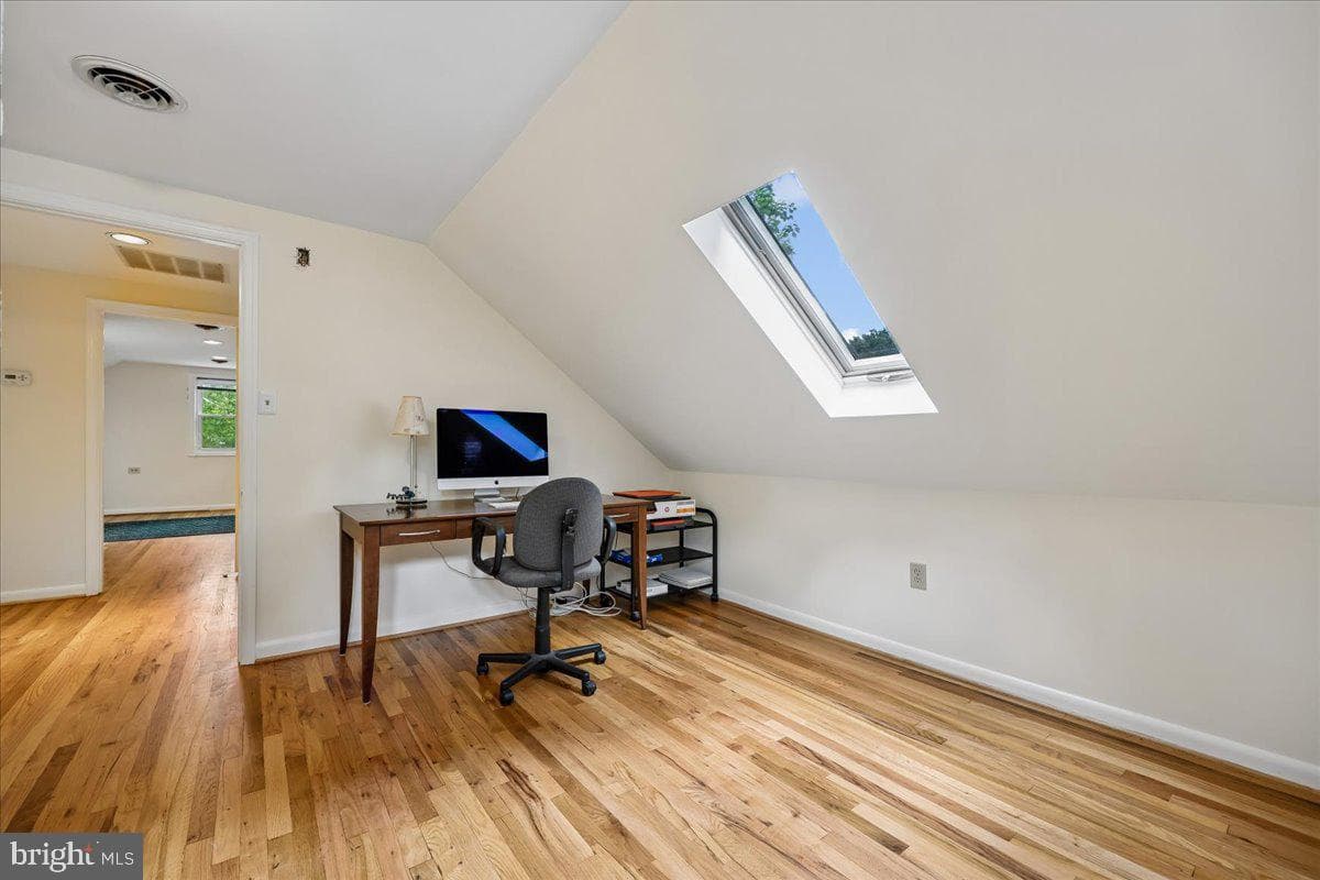 9 Pine Avenue photo 59
