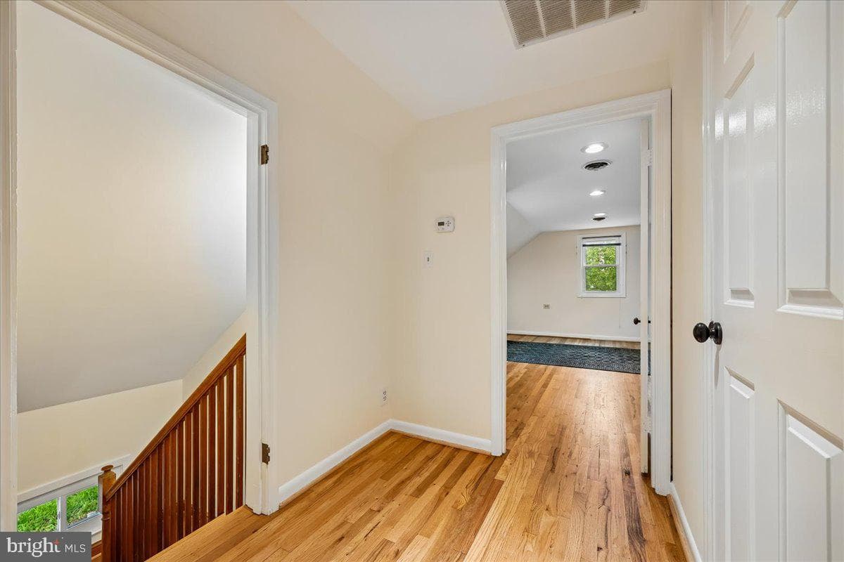 9 Pine Avenue photo 61