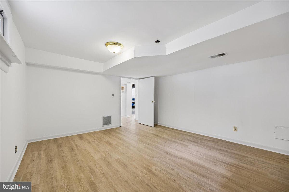 9 Pine Avenue photo 69