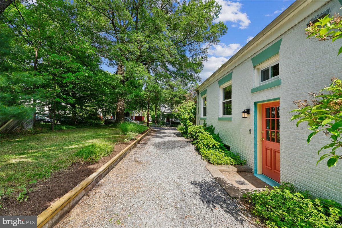9 Pine Avenue photo 93