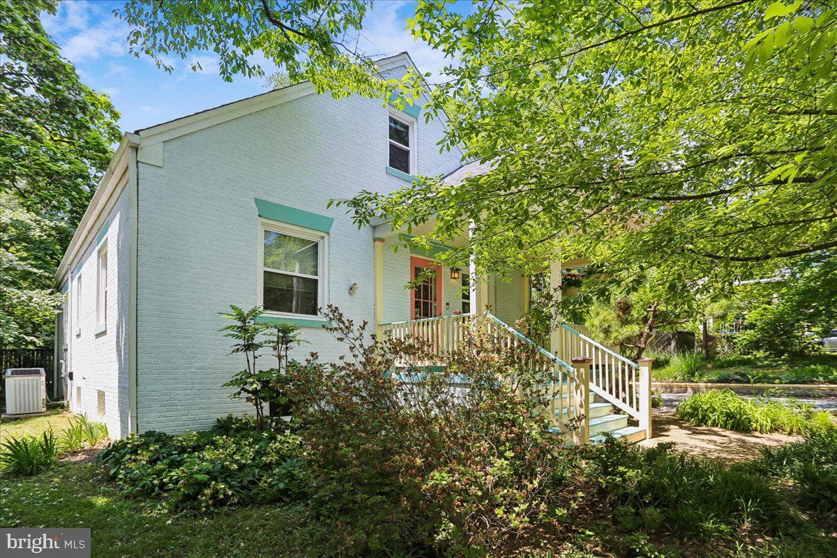 9 Pine Avenue photo 94
