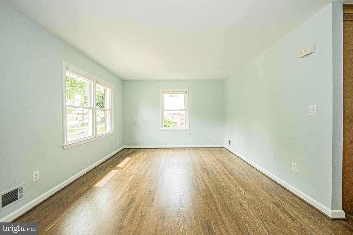 3901 Spruell Drive photo 5