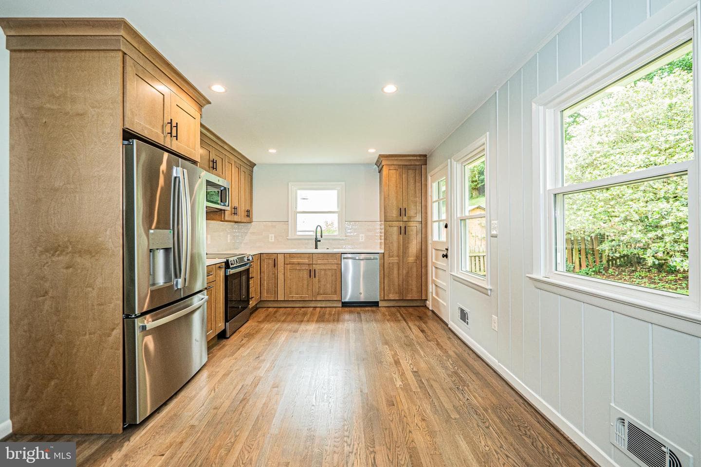 3901 Spruell Drive photo 8