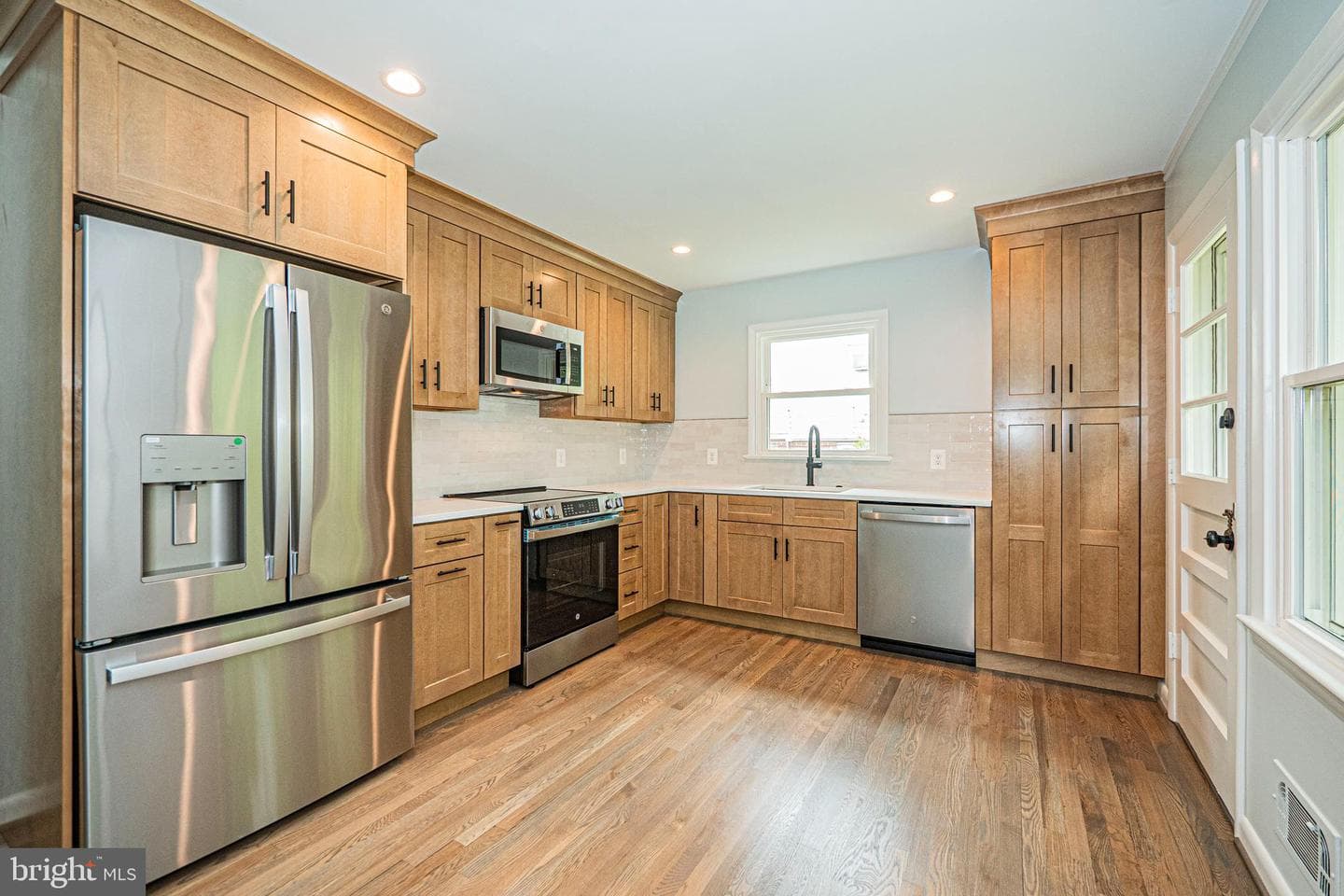 3901 Spruell Drive photo 9