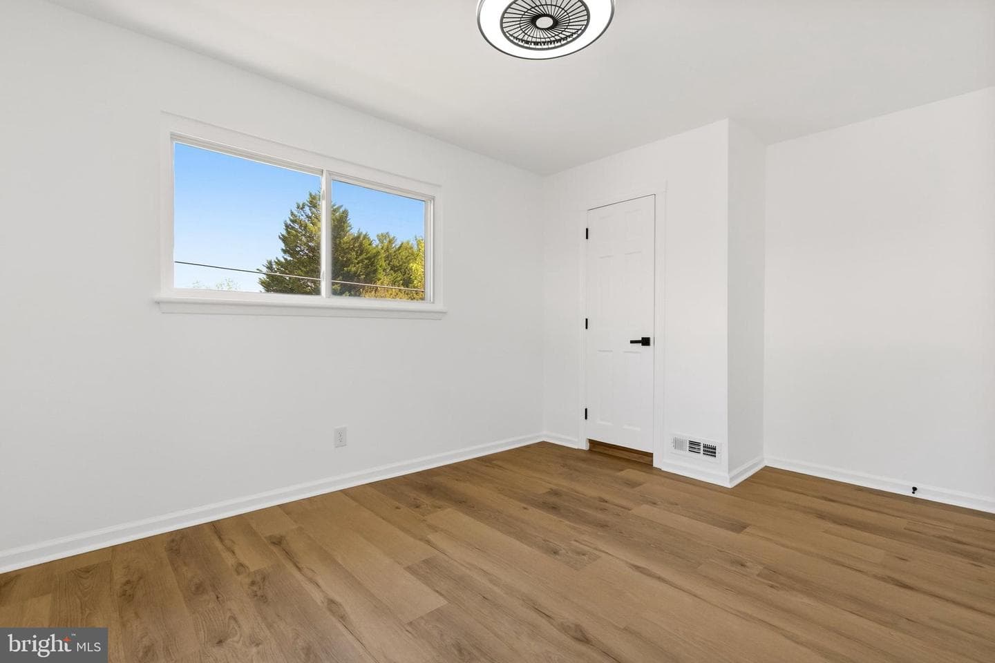 804 1st Street photo 17