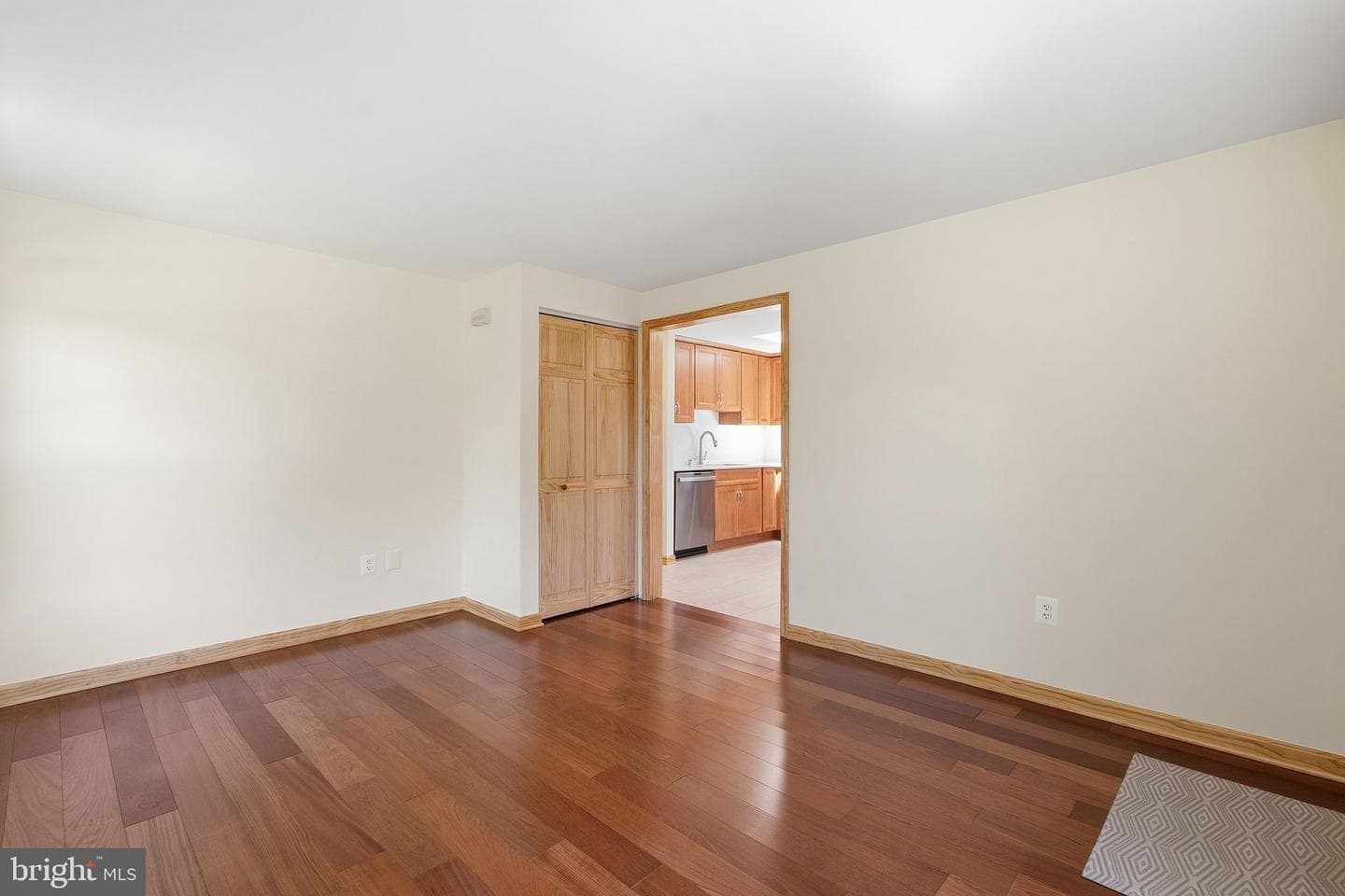 7409 Lake Katrine Terrace photo 9