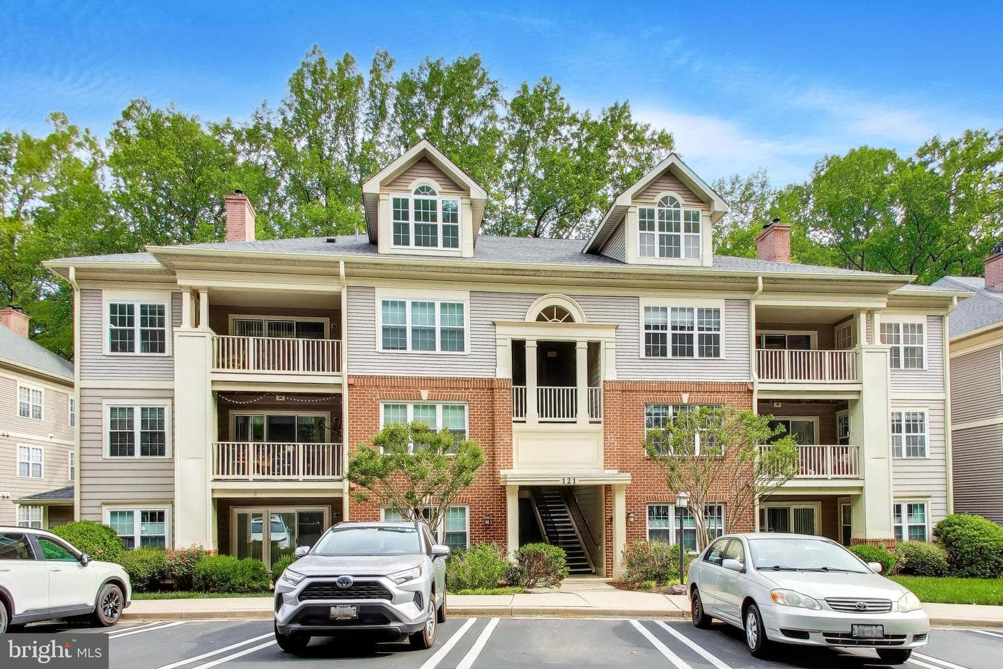 121 Timberbrook Lane #203