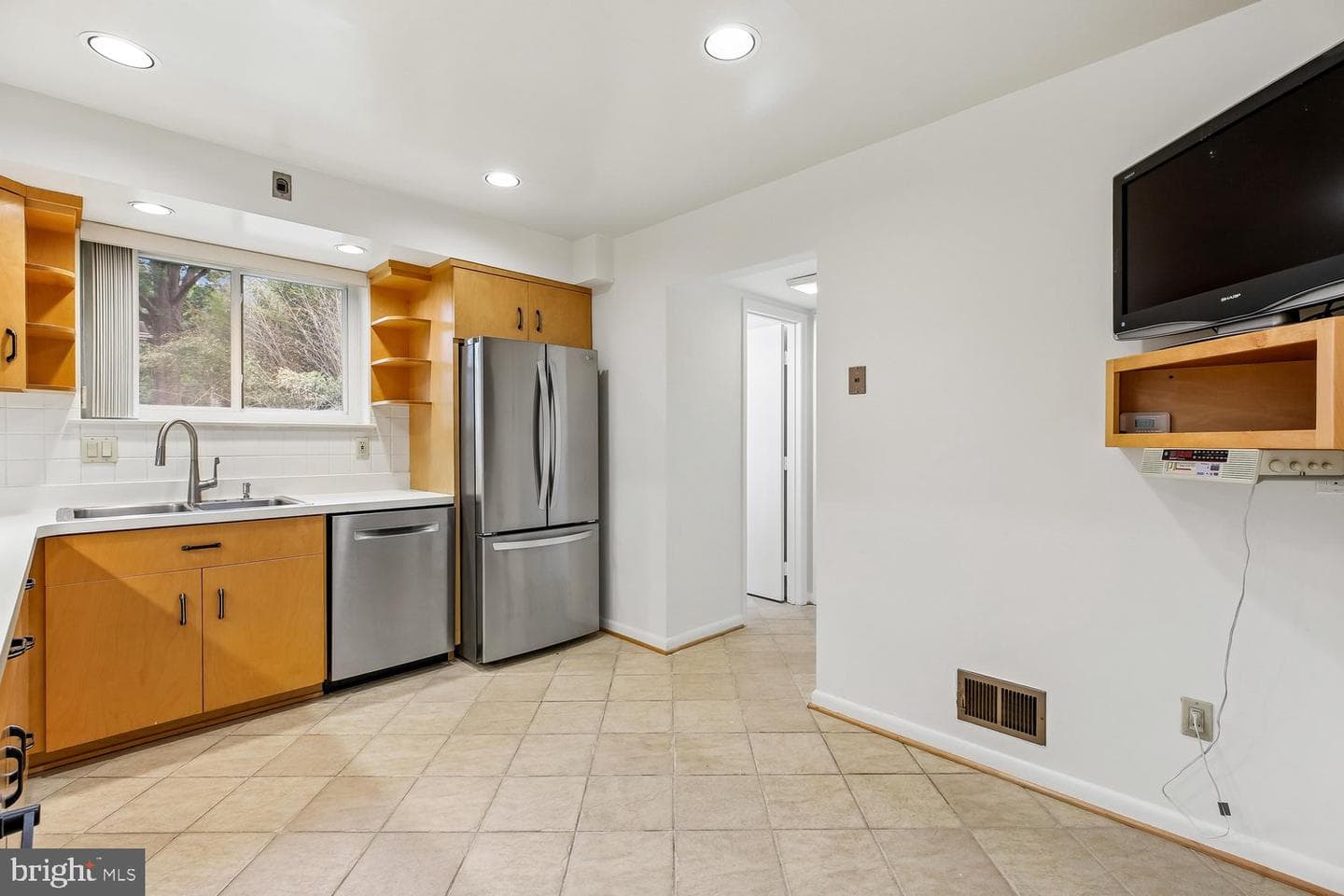 1002 N Belgrade Road photo 12