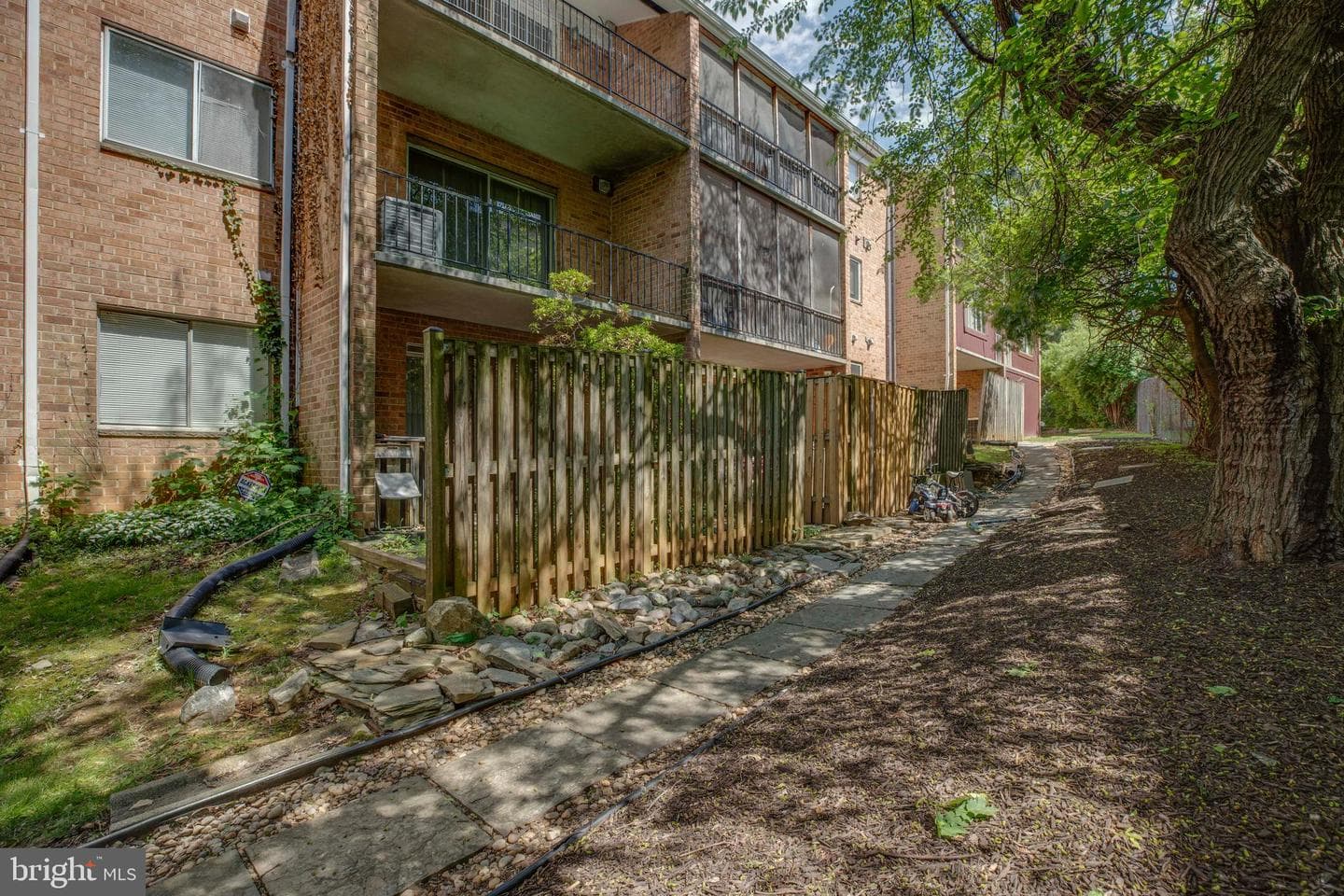 3382 Hewitt Avenue #102 photo 18