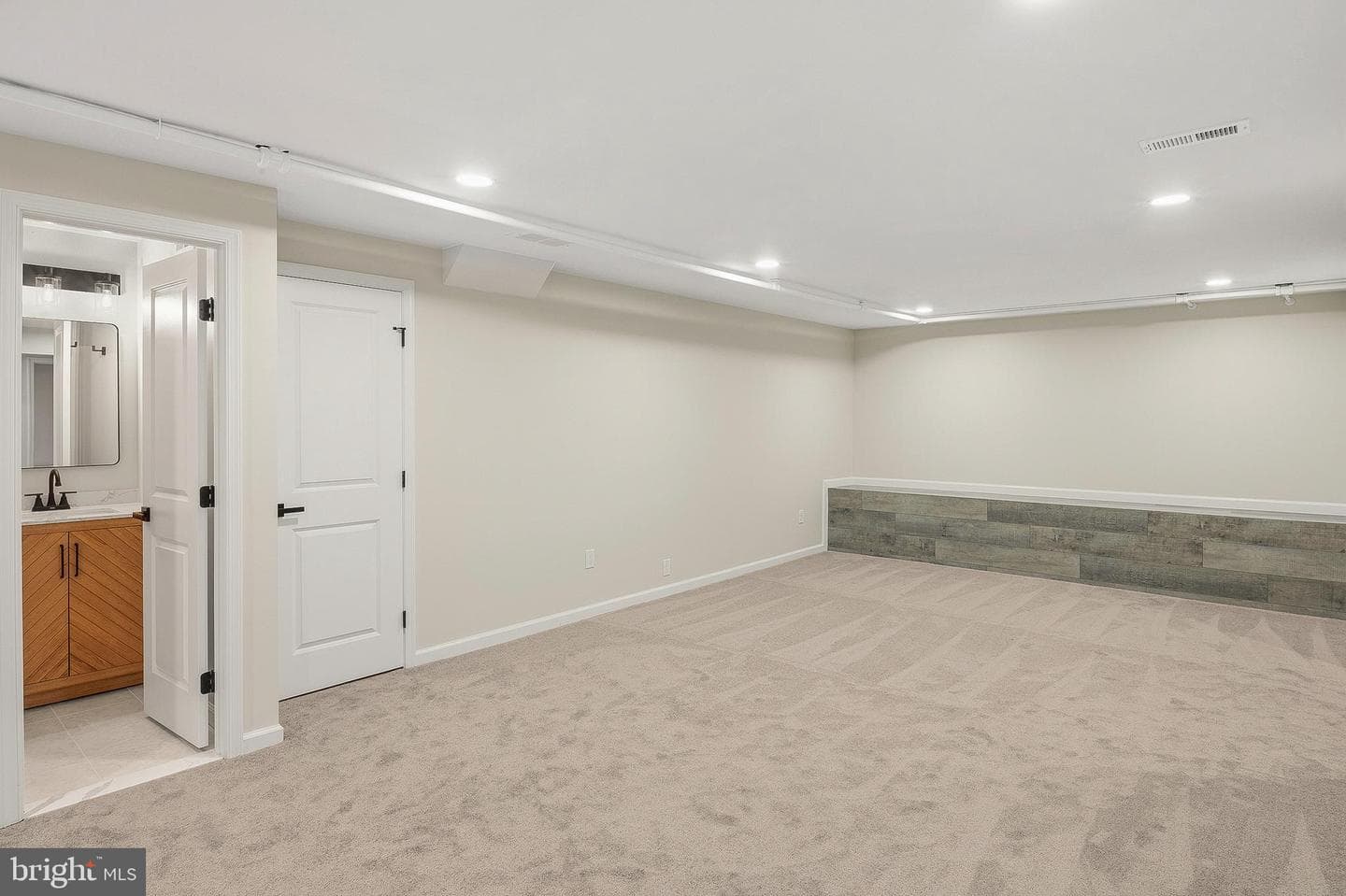 206 Shaw Avenue photo 46