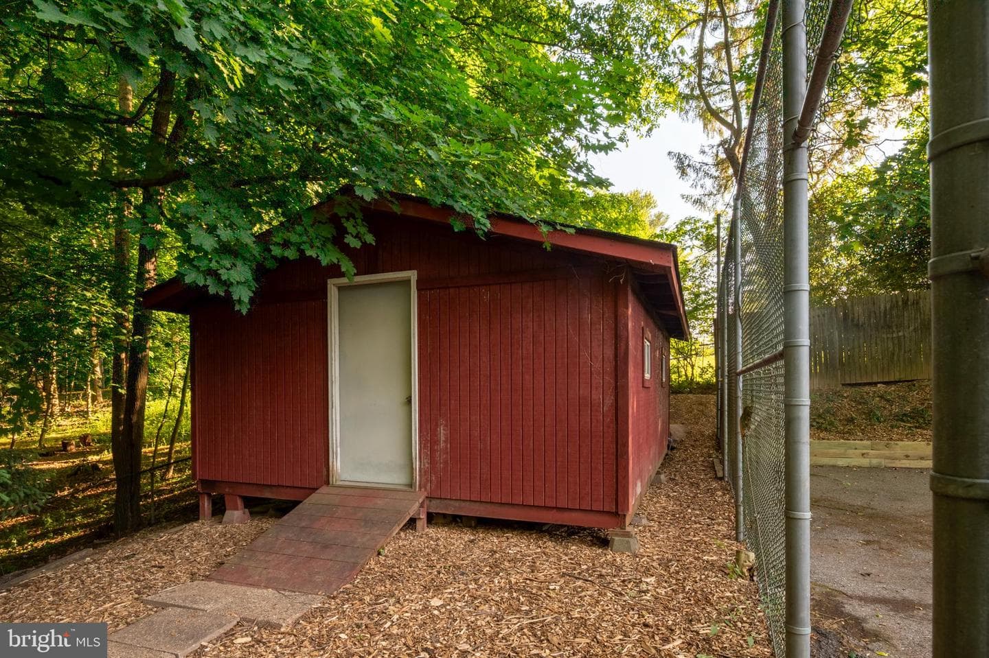 206 Shaw Avenue photo 49