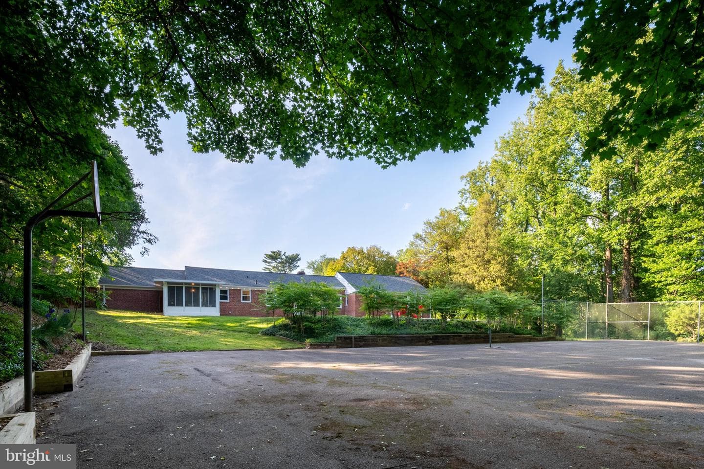206 Shaw Avenue photo 50