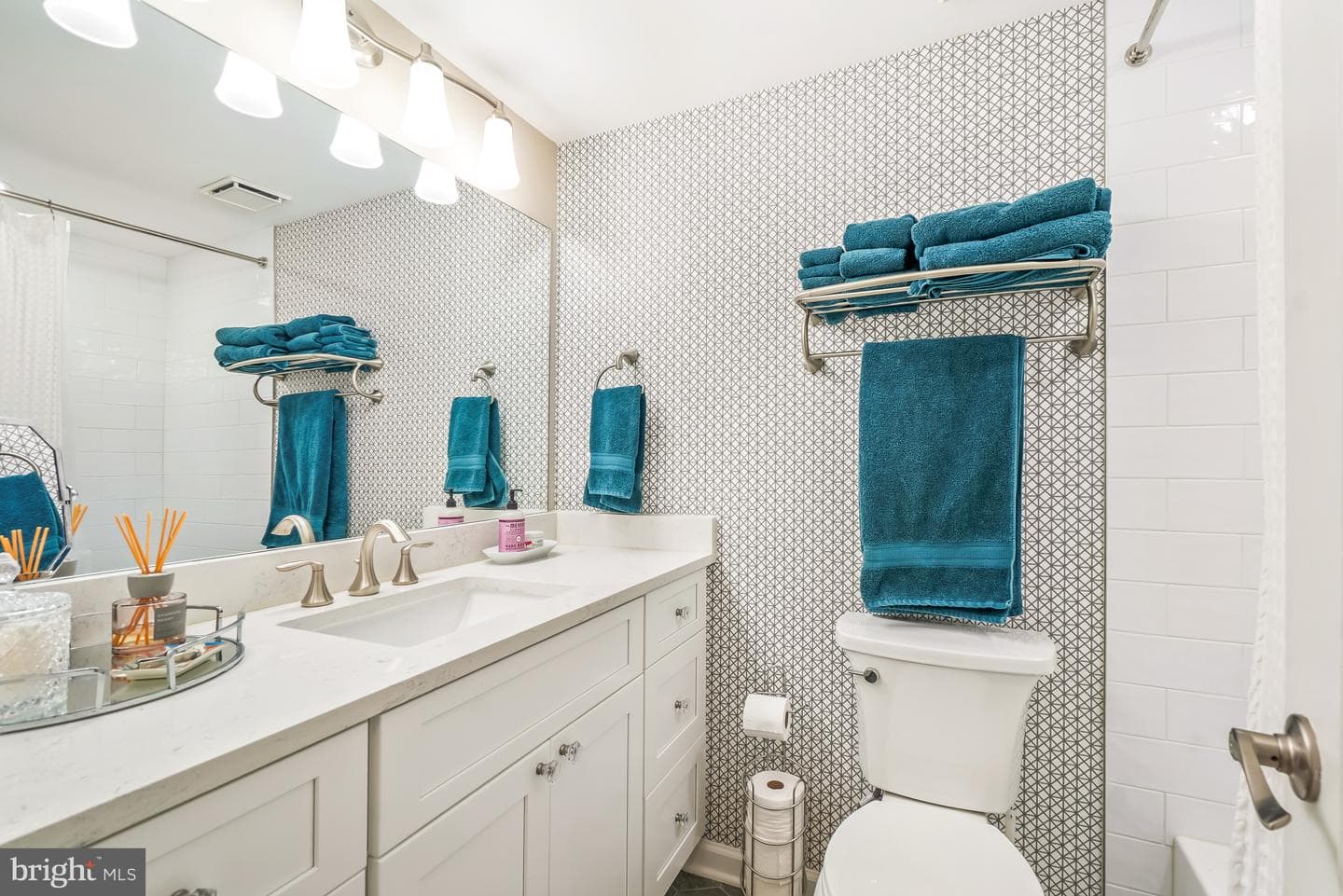 5802 Nicholson Ln # 2-202 photo 23