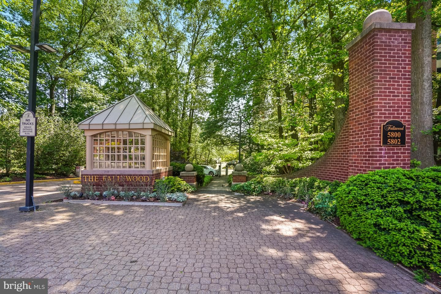 5802 Nicholson Ln # 2-202 photo 34
