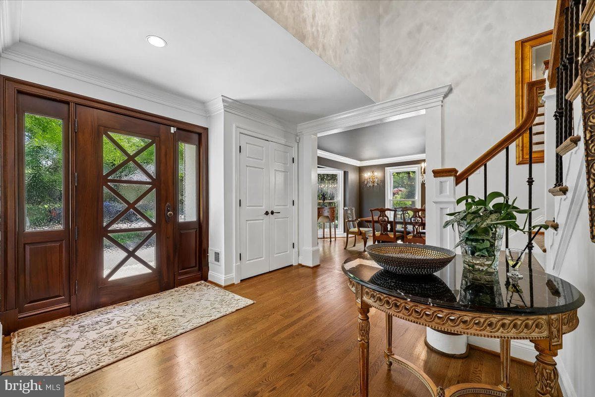 6904 Earlsgate Way photo 3