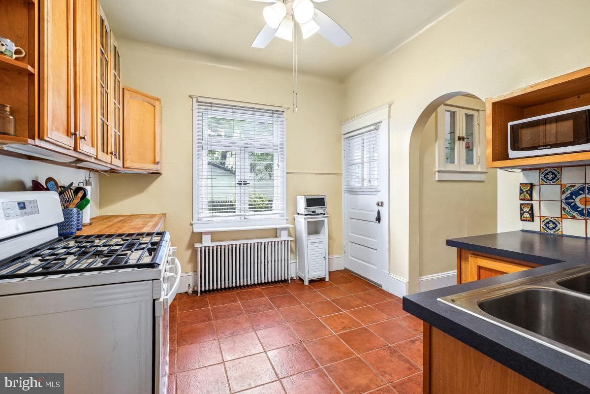 6 Philadelphia Avenue photo 12