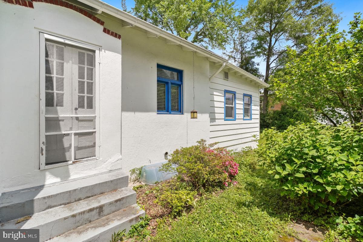 6 Philadelphia Avenue photo 30