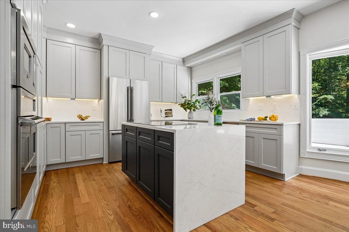 9455 Newbridge Drive photo 24
