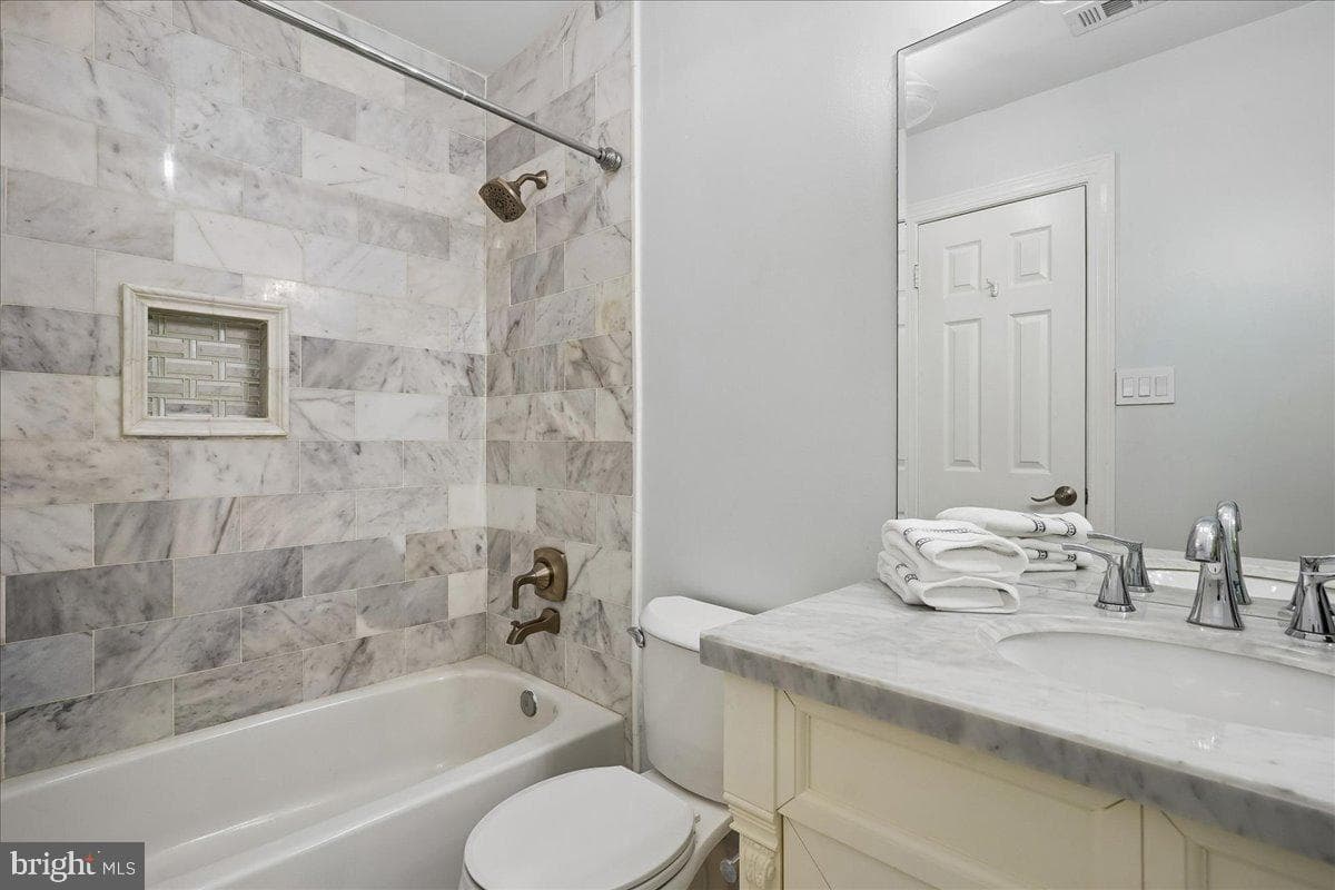 9455 Newbridge Drive photo 43