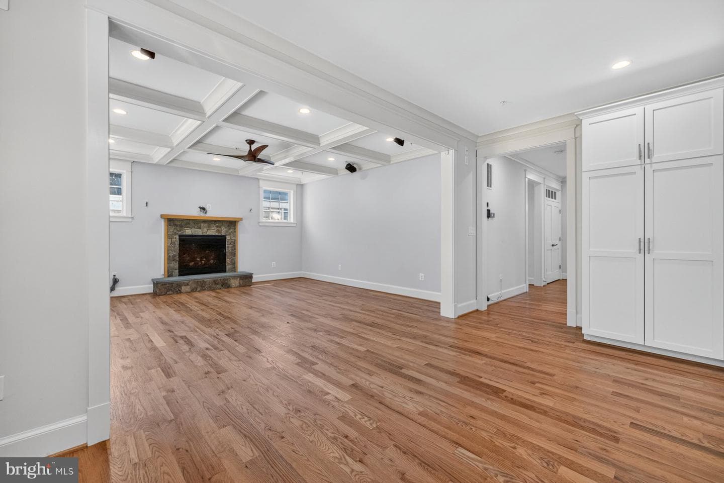 8905 Hempstead Avenue photo 22