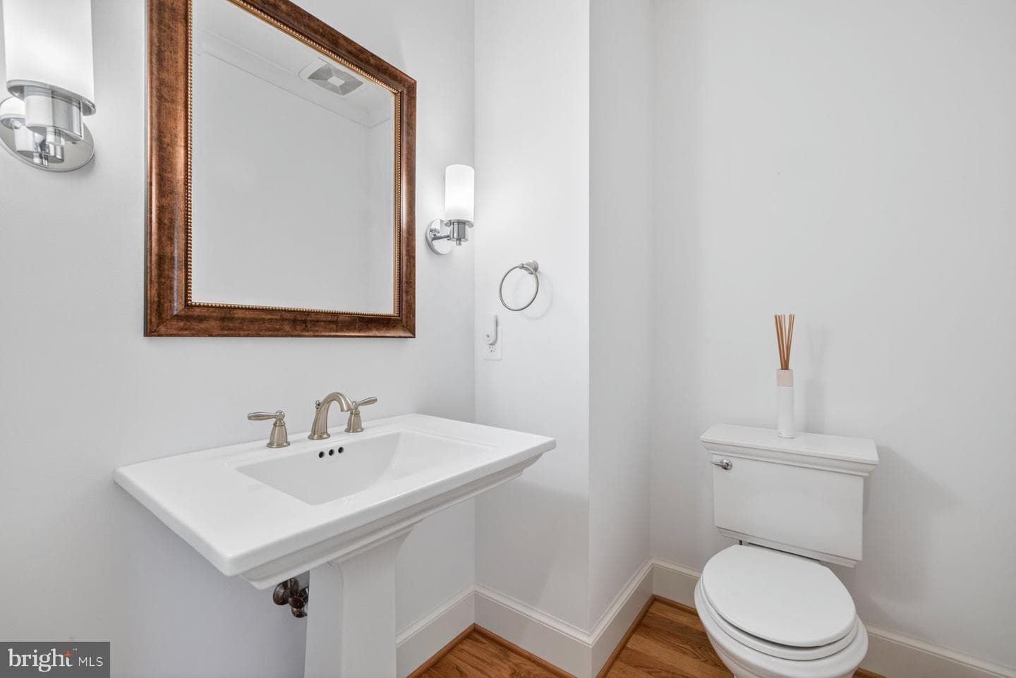 8905 Hempstead Avenue photo 29