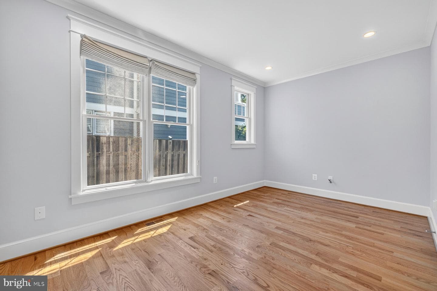 8905 Hempstead Avenue photo 30