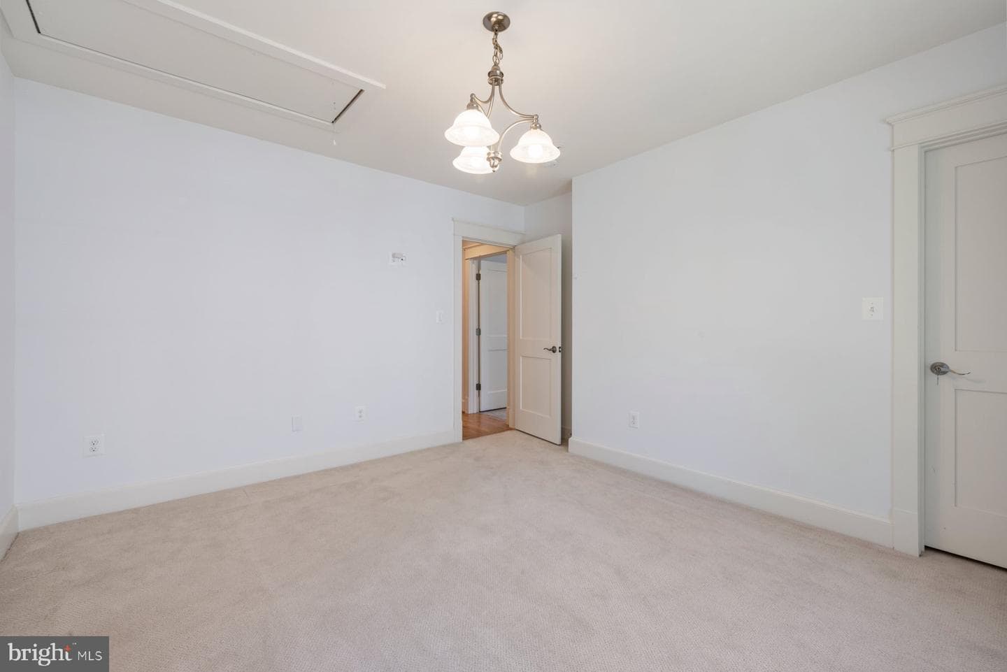 8905 Hempstead Avenue photo 37