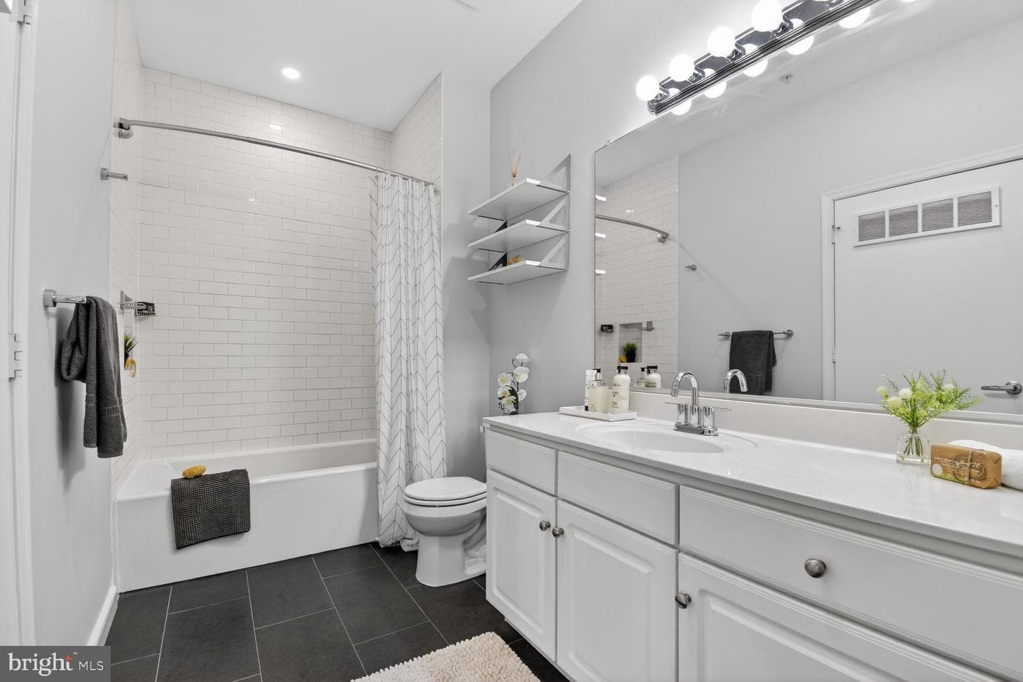 8045 Newell Street #504 photo 16