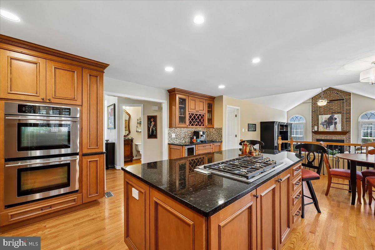 14304 Shoreham Drive photo 30