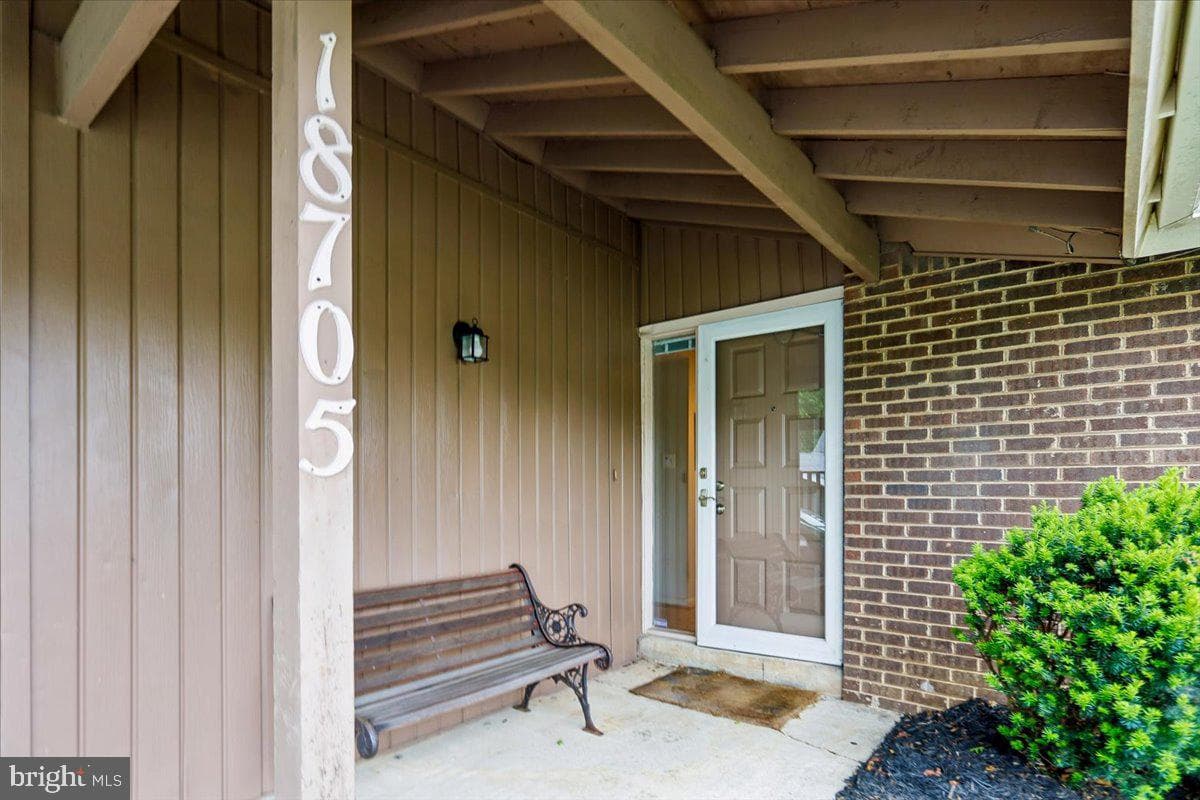 18705 Heritage Hills Drive photo 4