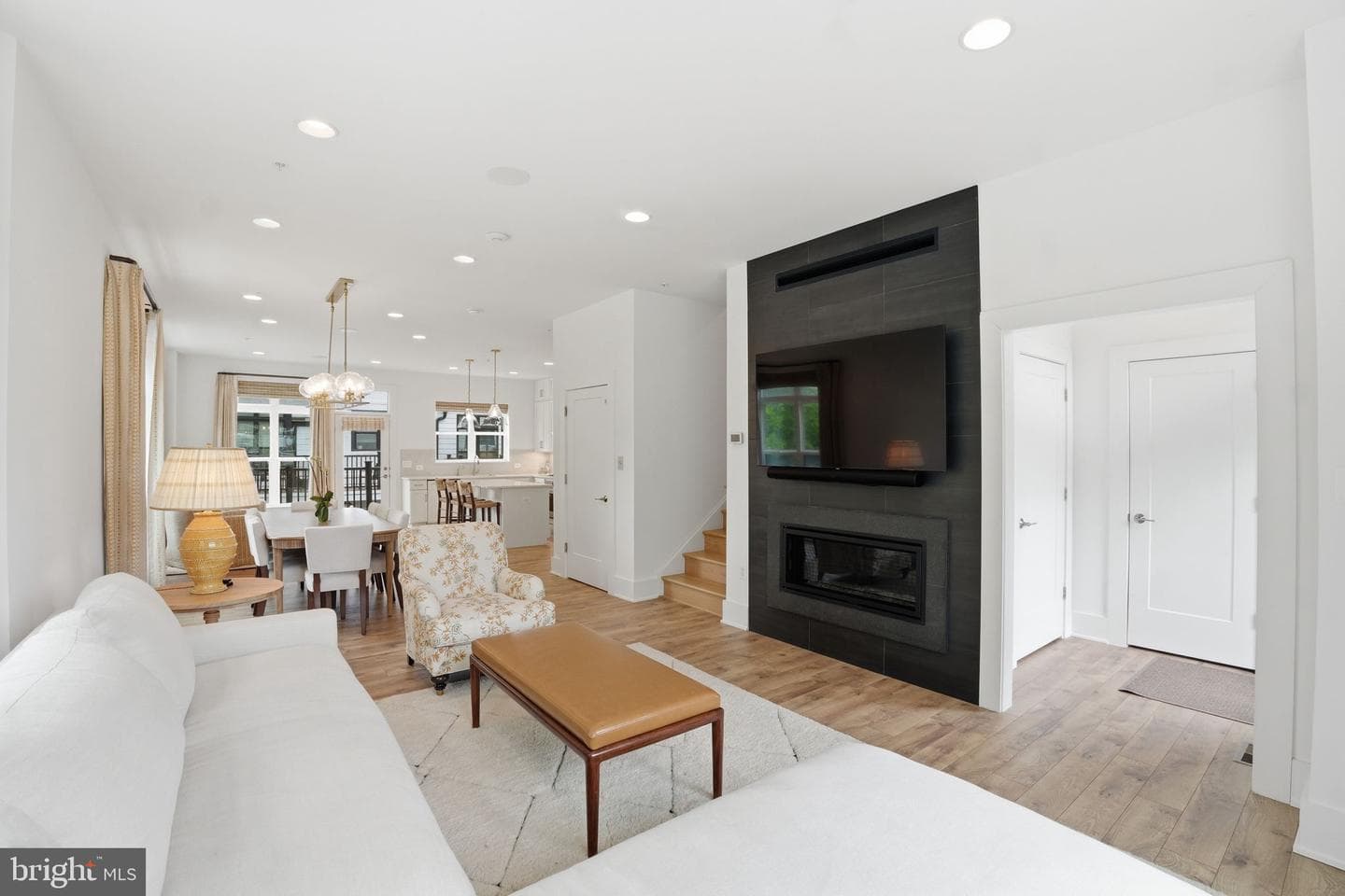 11400 Emerald Park Road photo 2