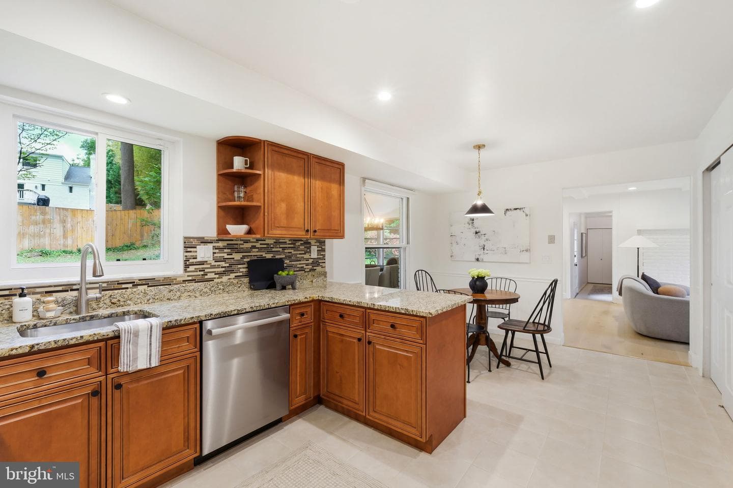 10900 Gainsborough Road photo 10