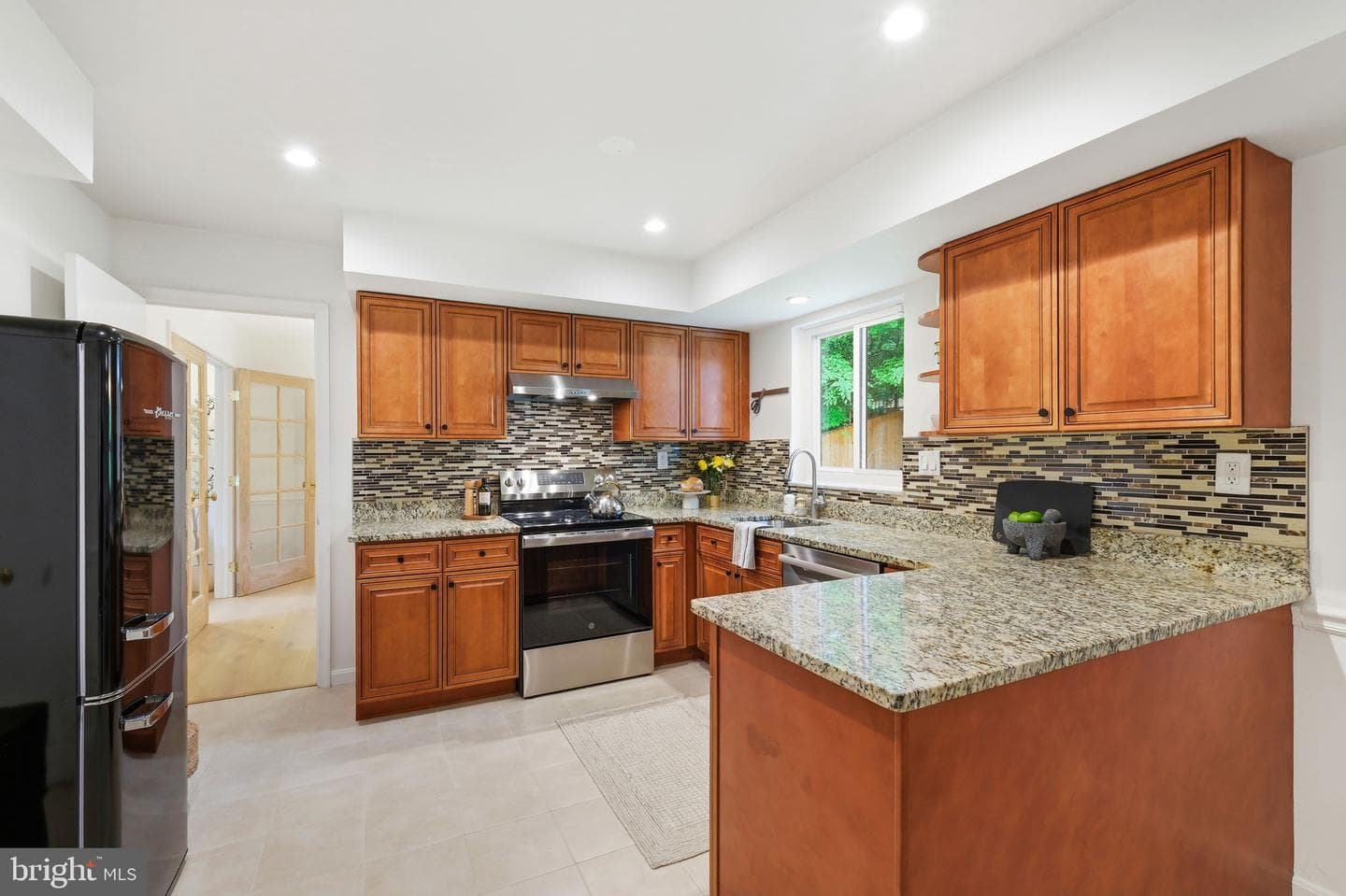 10900 Gainsborough Road photo 12