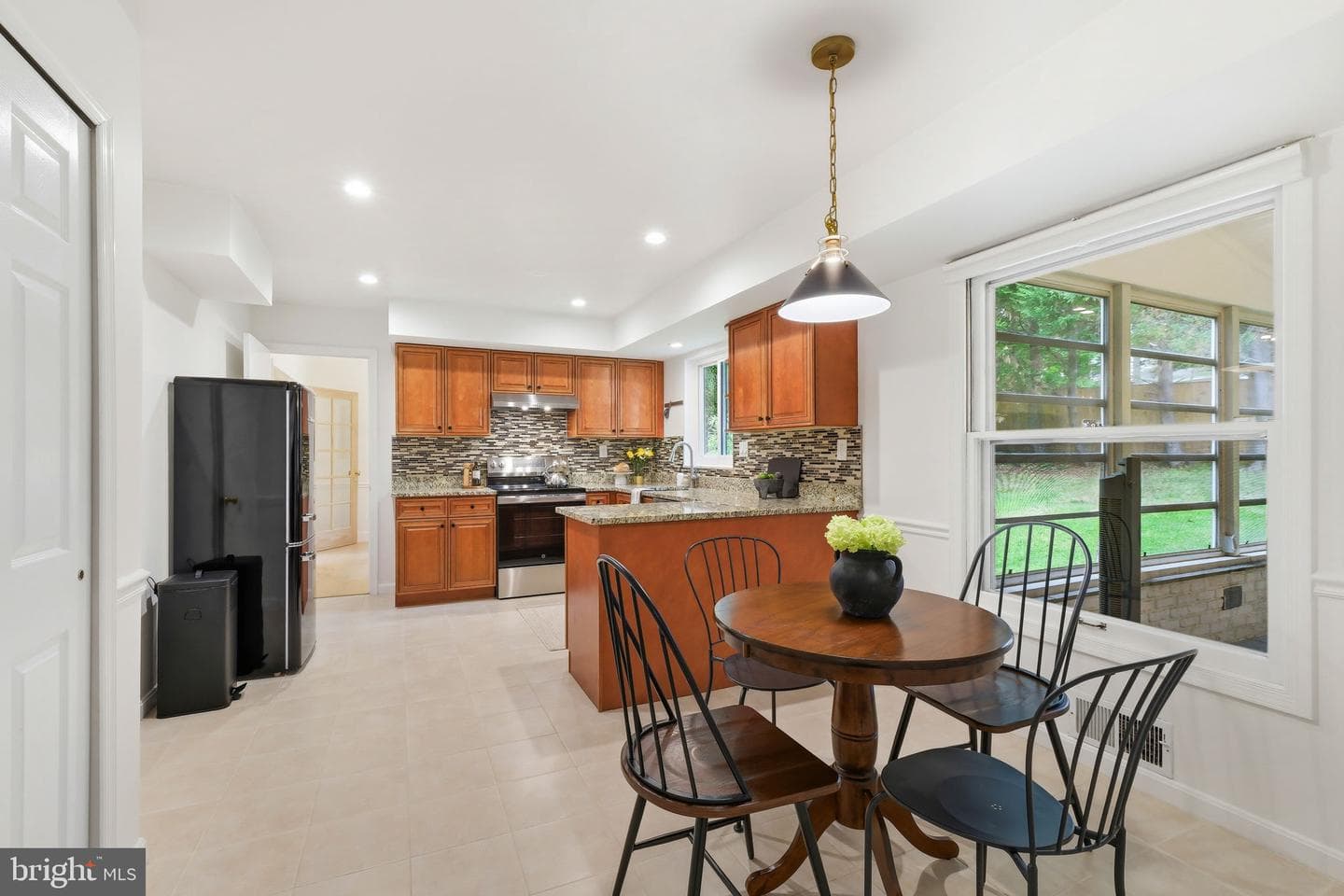 10900 Gainsborough Road photo 14