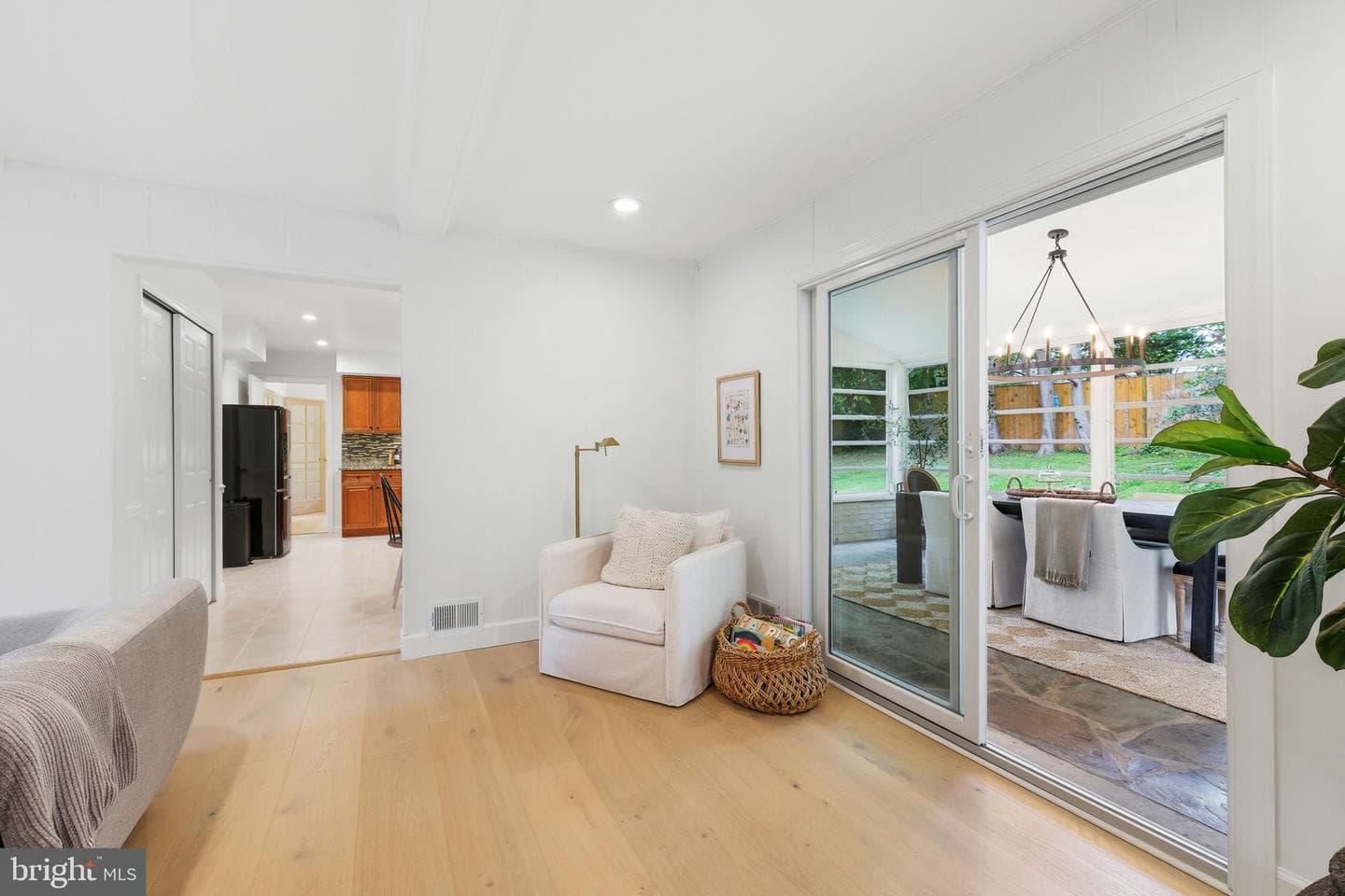 10900 Gainsborough Road photo 18