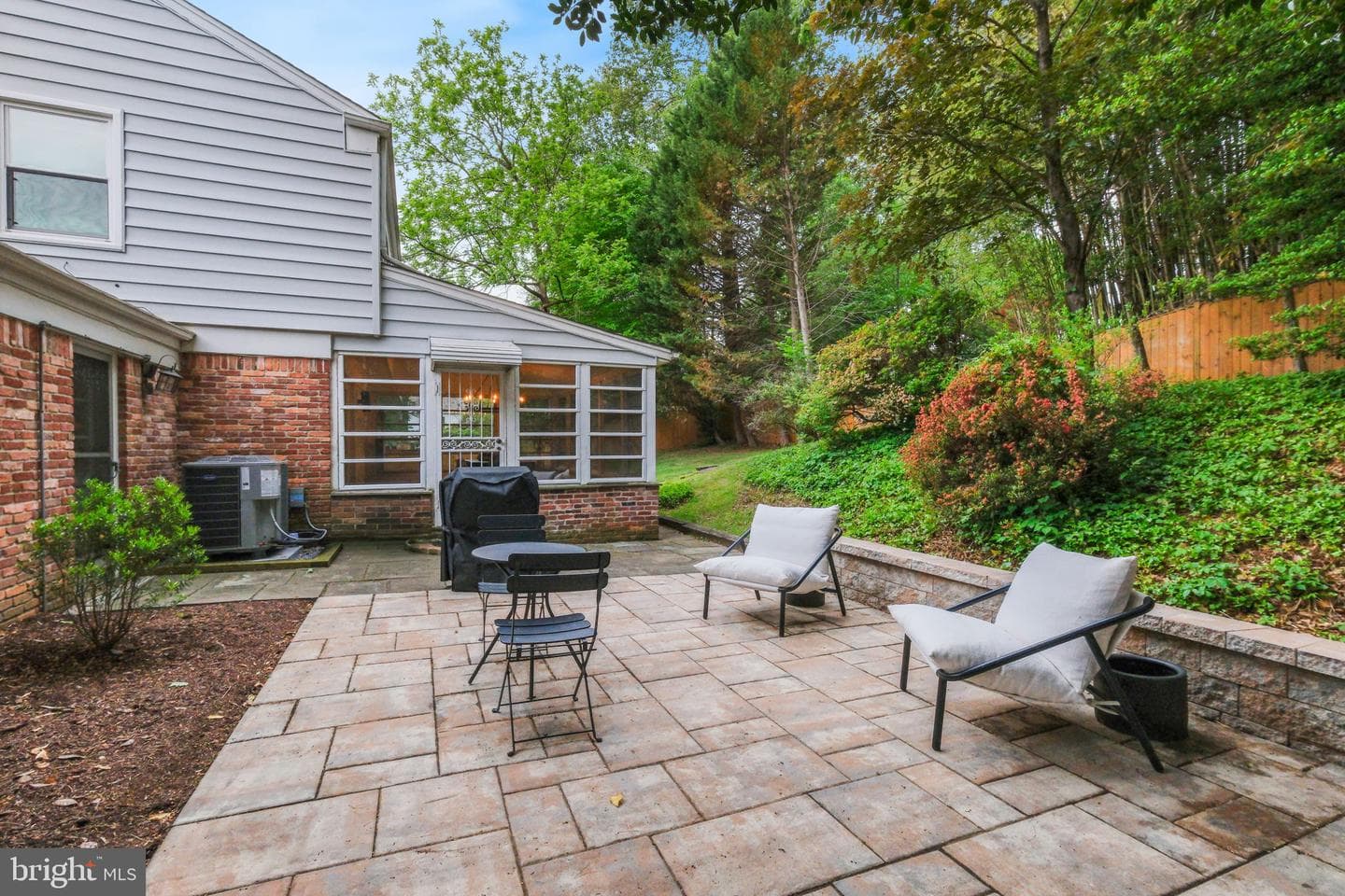 10900 Gainsborough Road photo 2