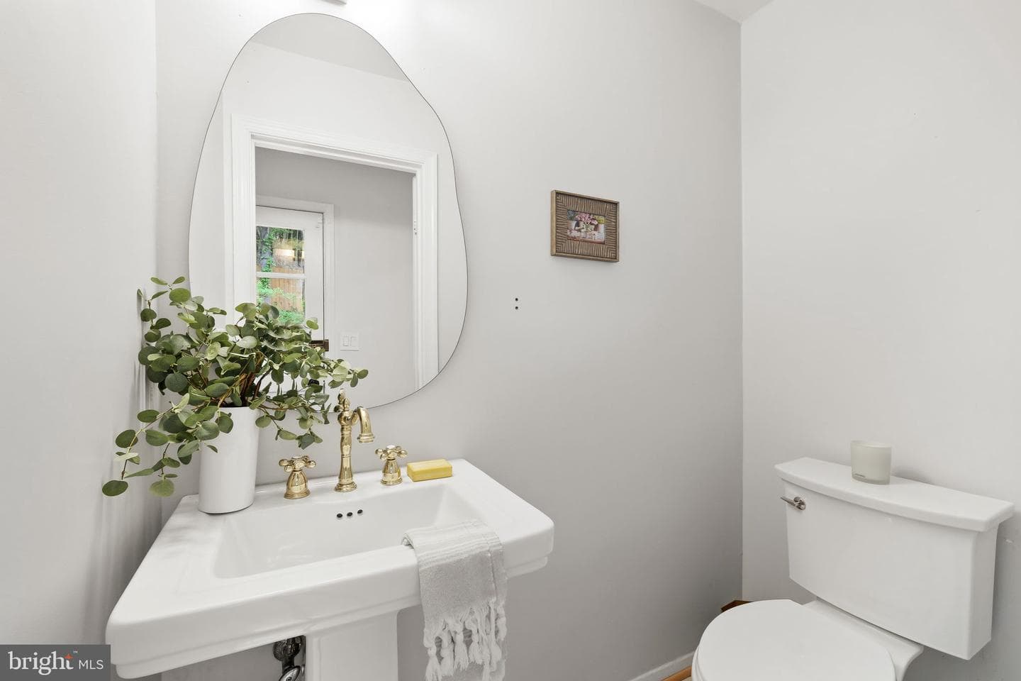 10900 Gainsborough Road photo 21