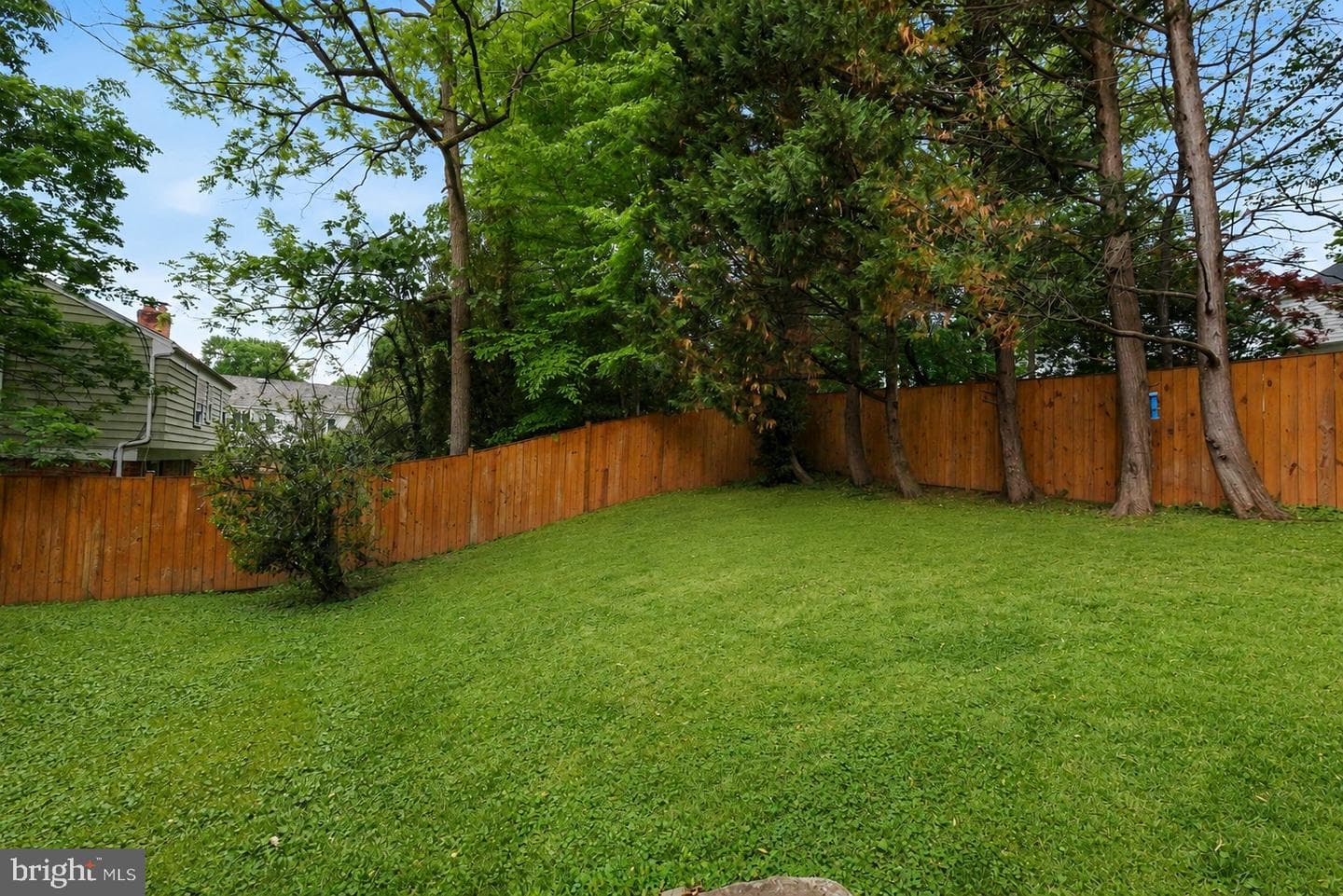 10900 Gainsborough Road photo 3