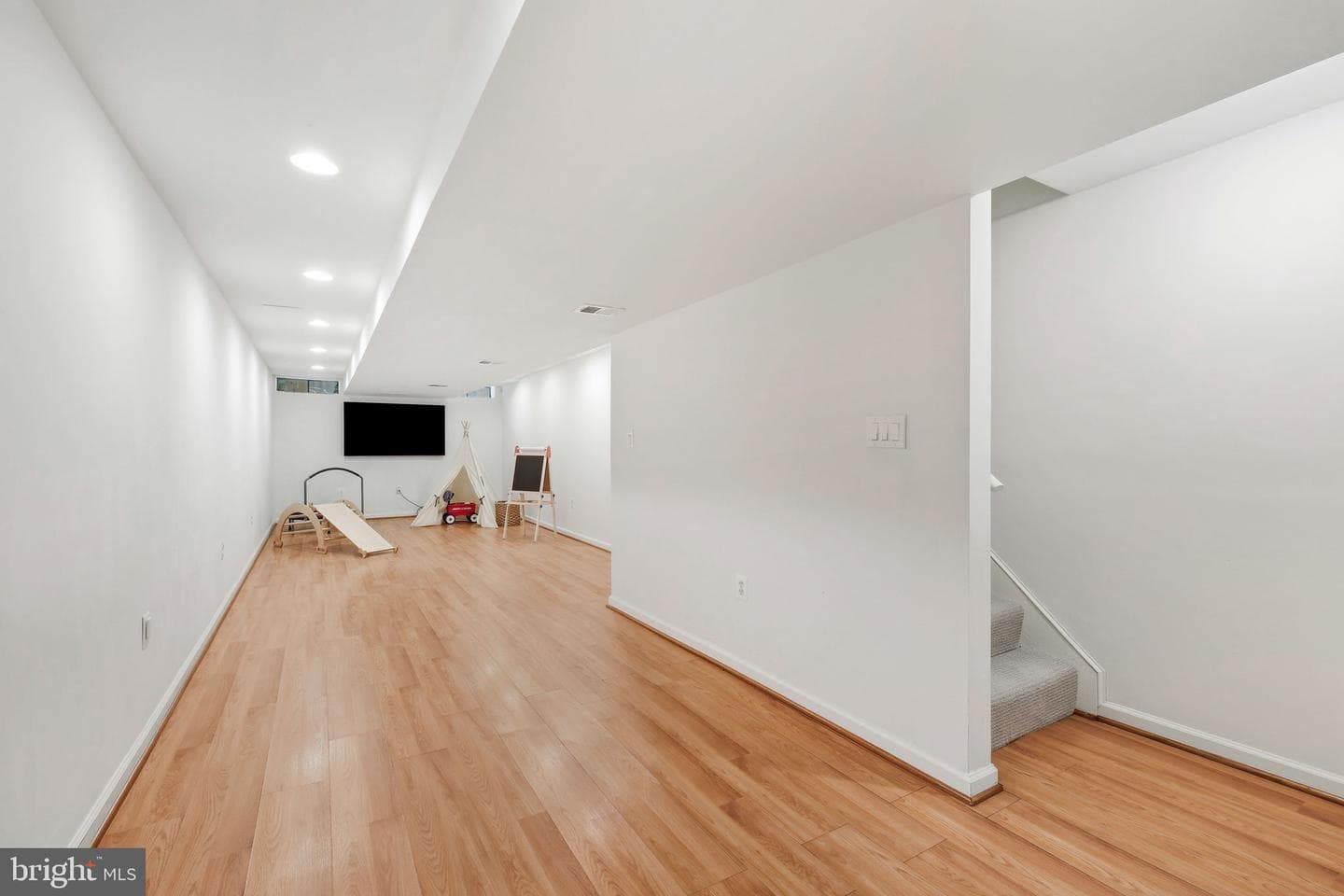 10900 Gainsborough Road photo 34