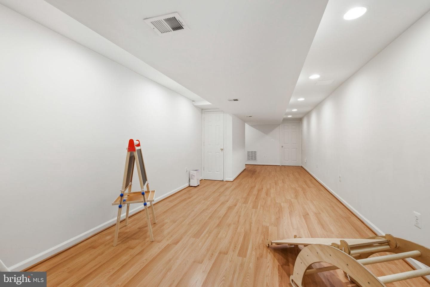 10900 Gainsborough Road photo 36