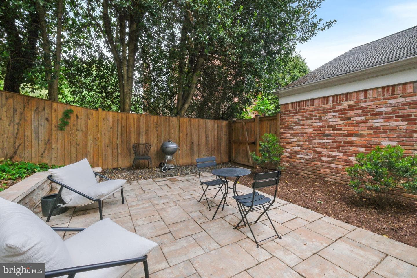 10900 Gainsborough Road photo 43