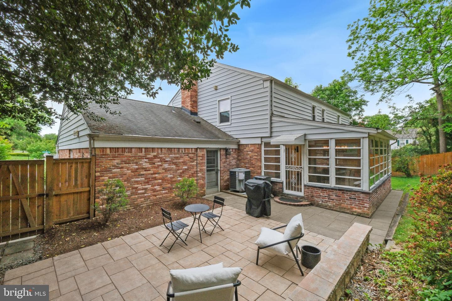 10900 Gainsborough Road photo 44