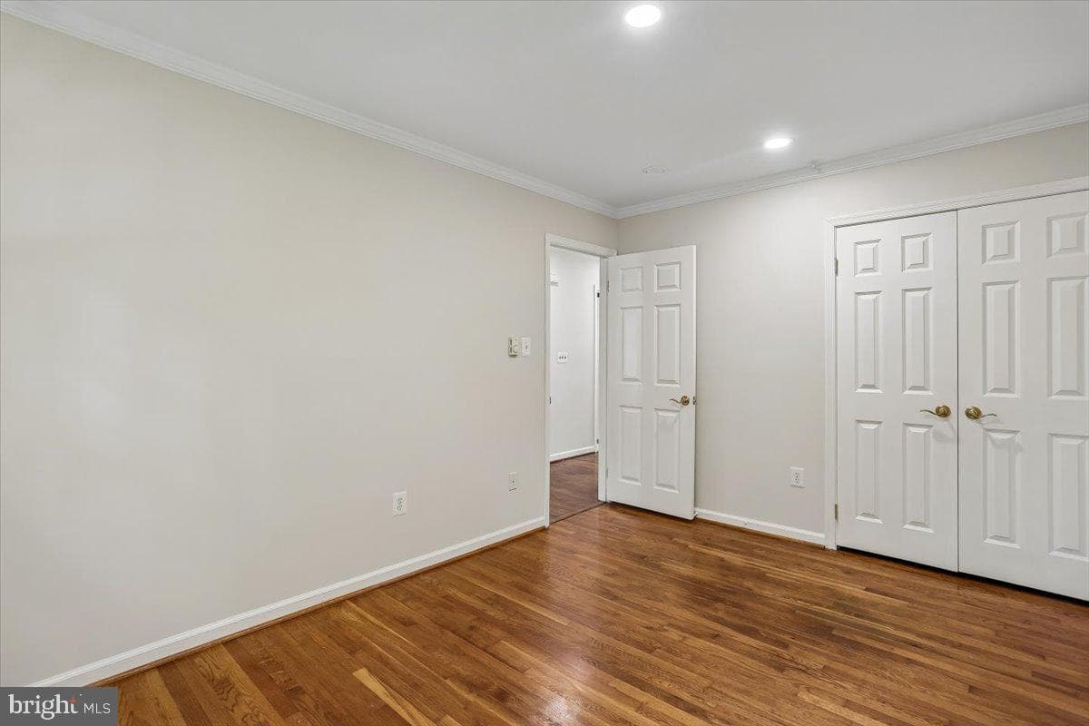 11427 Bedfordshire Avenue photo 54
