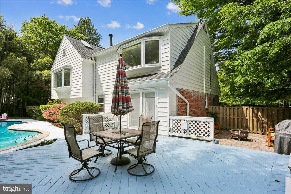 11427 Bedfordshire Avenue photo 72
