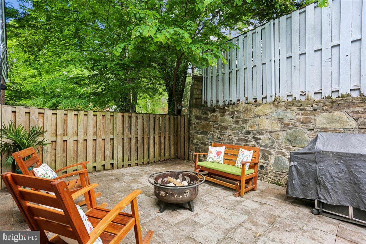 11427 Bedfordshire Avenue photo 75