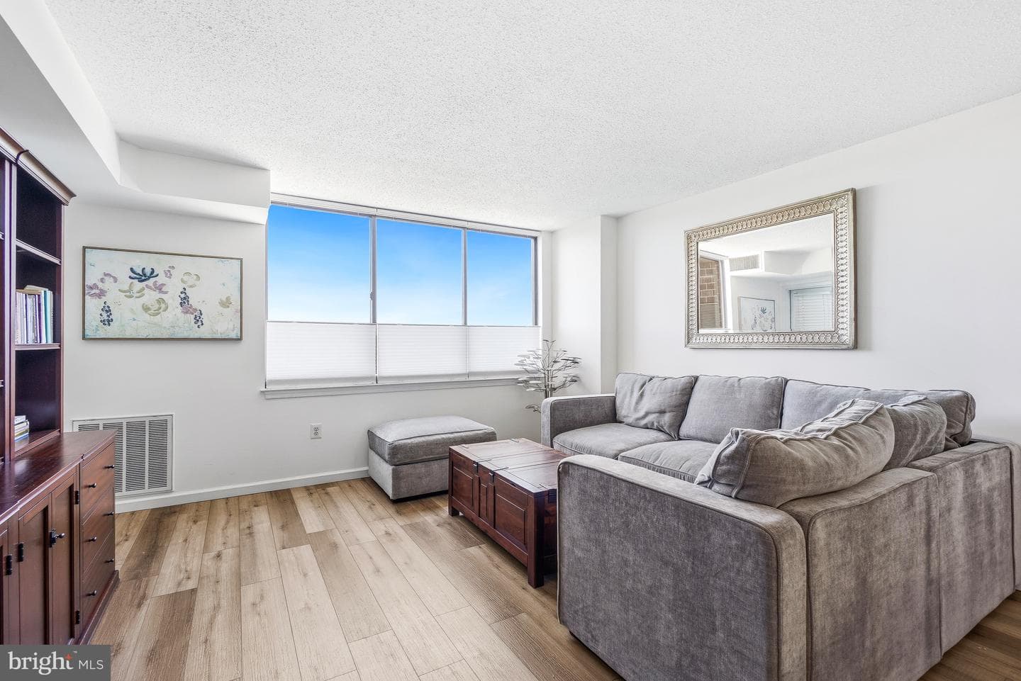 10101 Grosvenor Place #910 photo 2
