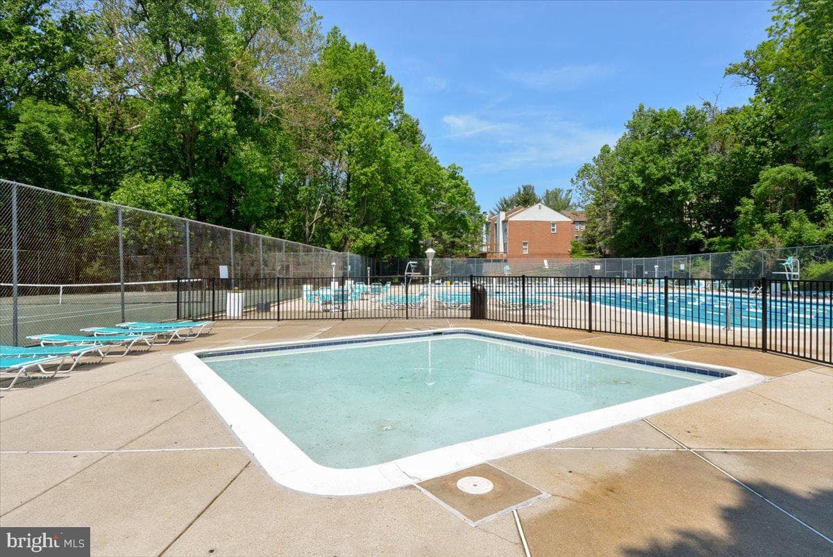10648 Montrose Avenue #m-103 photo 21