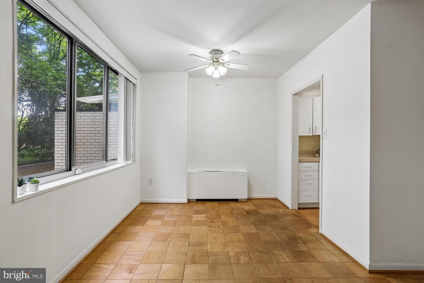 10401 Grosvenor Place #324 photo 6