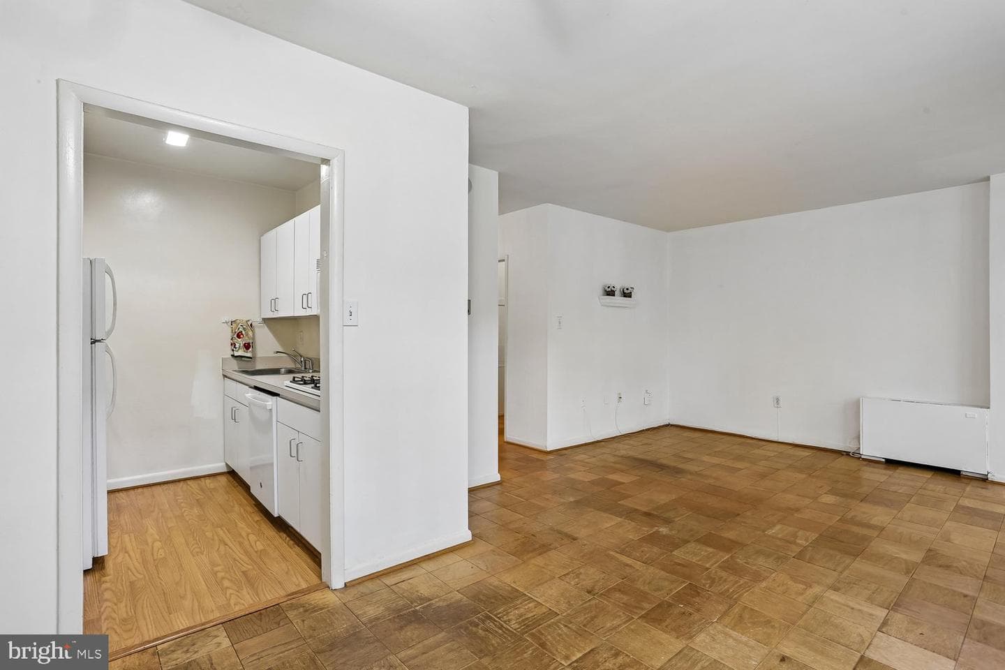 10401 Grosvenor Place #324 photo 9